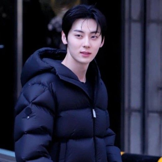 Recent activity shot of Hwang Minhyun