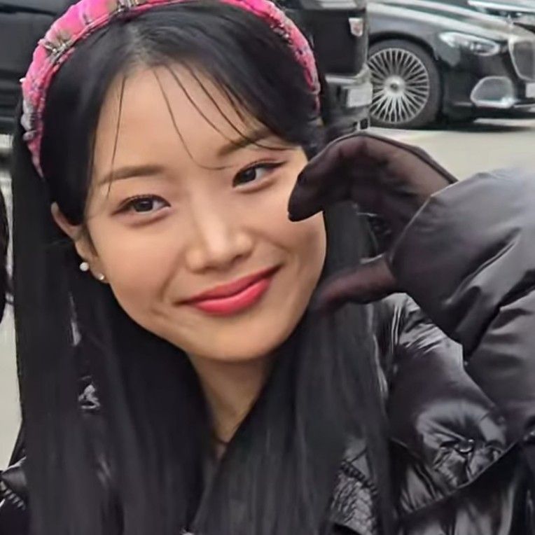 Behind-the-scenes cut of Kim Soyeon (2004)