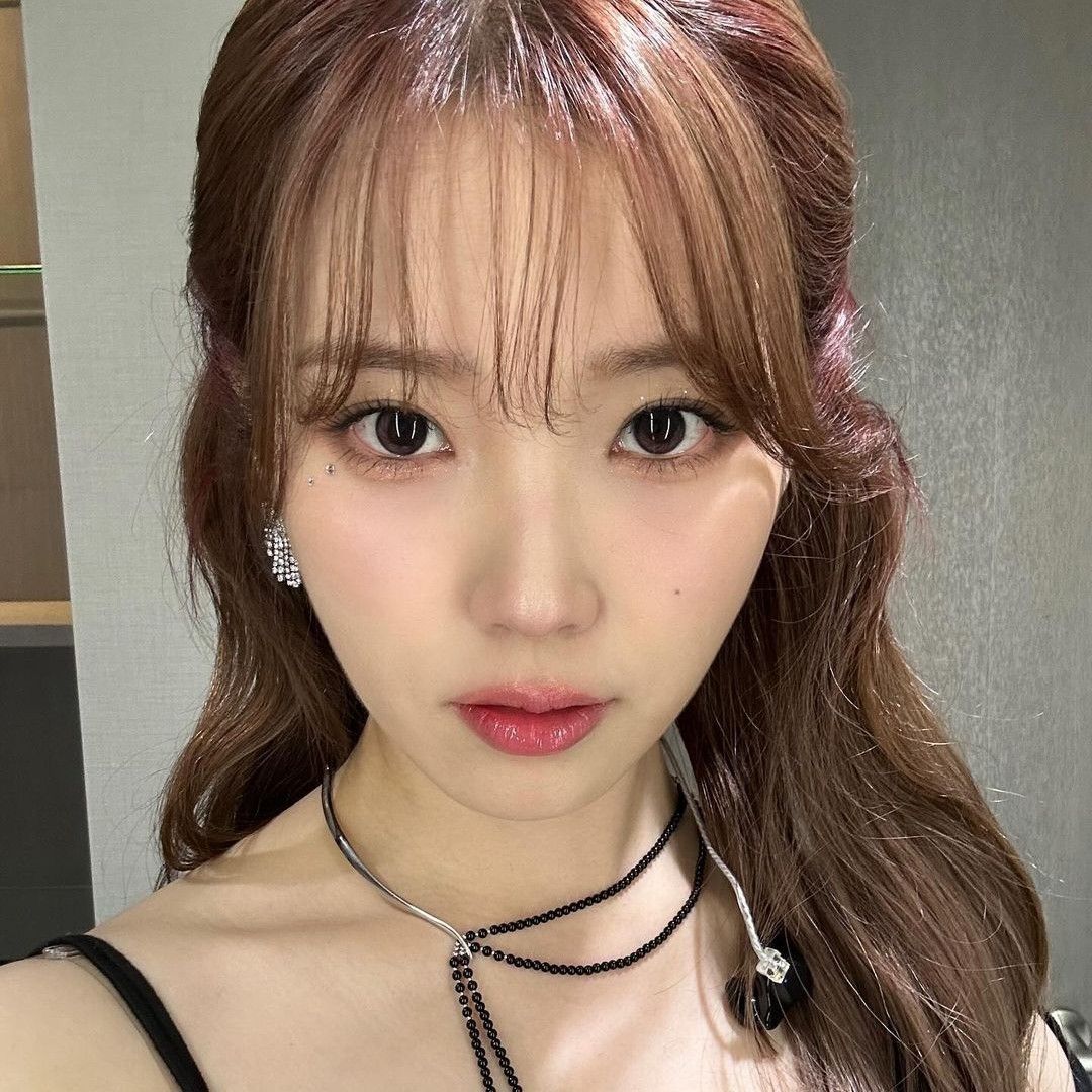 Cuplikan di balik layar dari IU