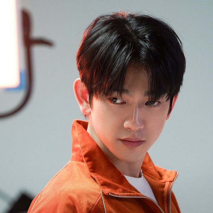 Recent activity shot of Park Jinyoung