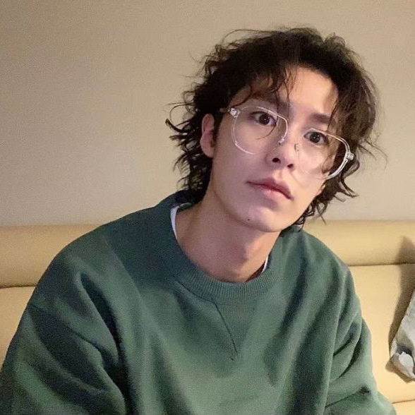 A moment captured by a fan of Lee Jaewook