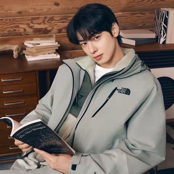 Behind-the-scenes cut of Choi Siwon