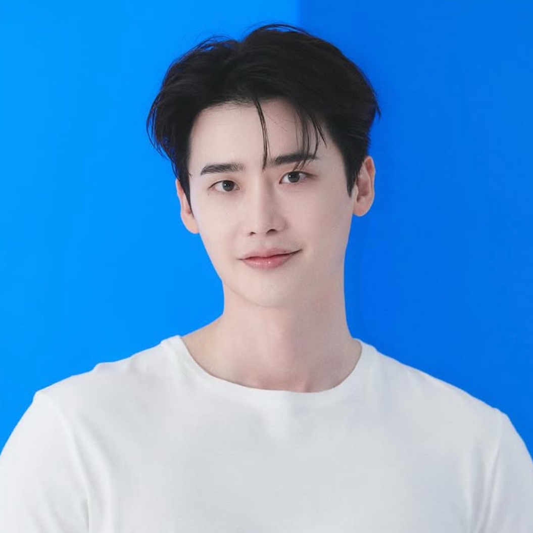 Foto kegiatan terbaru dari Lee Jongsuk