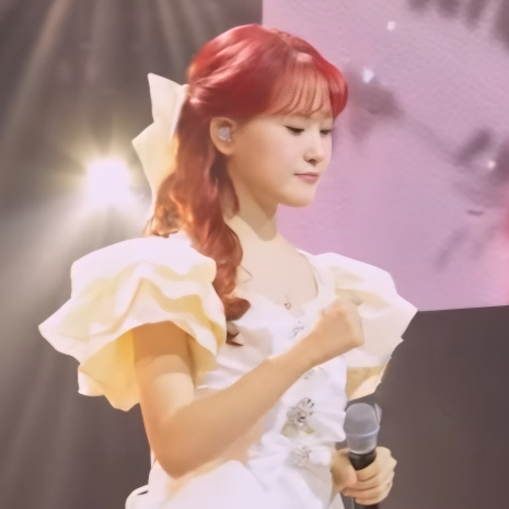 A moment captured by a fan of Kim Dahyun