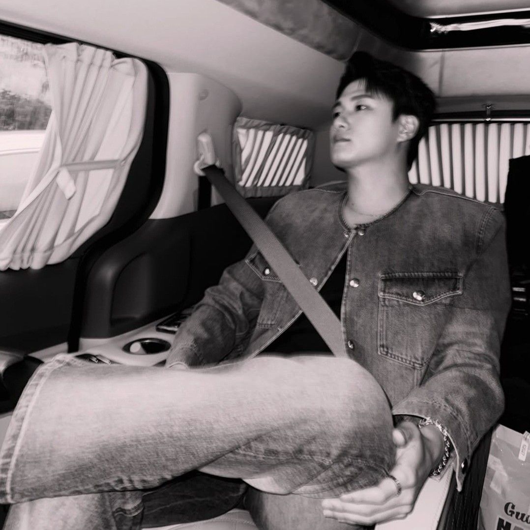 Behind-the-scenes cut of Shin Seungho