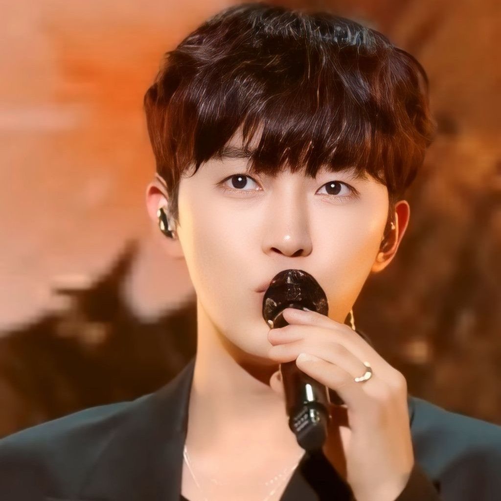 Behind-the-scenes cut of Lim Youngwoong