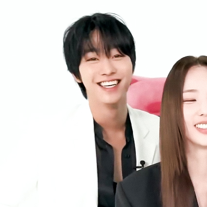 Foto kegiatan terbaru dari Ahn Hyoseop