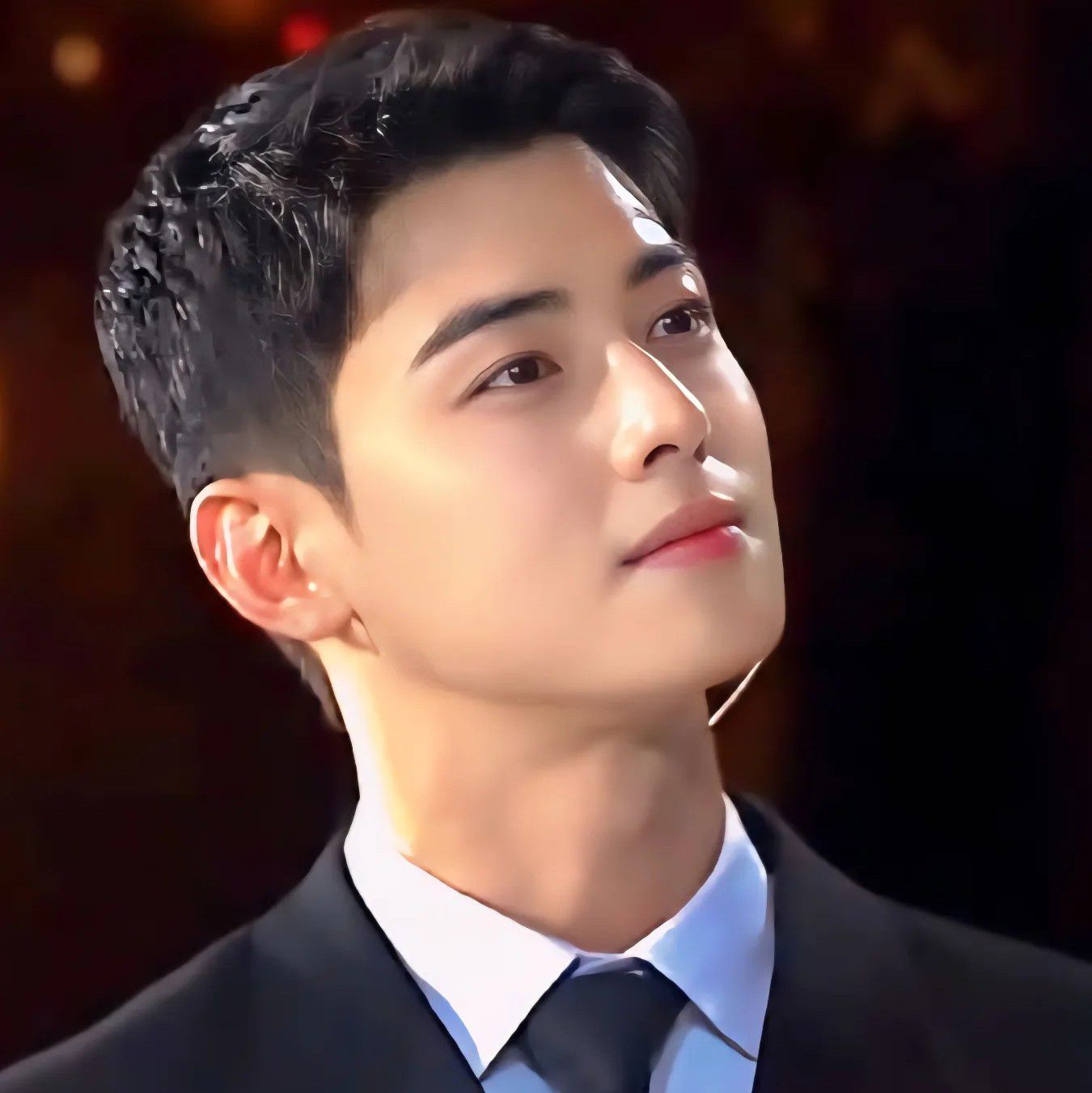 Behind-the-scenes cut of Cha Eunwoo