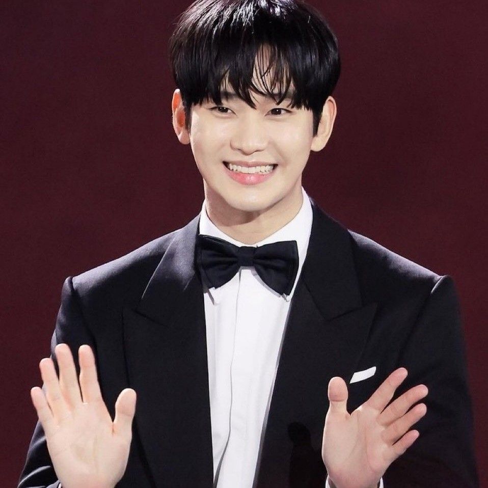 Recent activity shot of Kim Soohyun