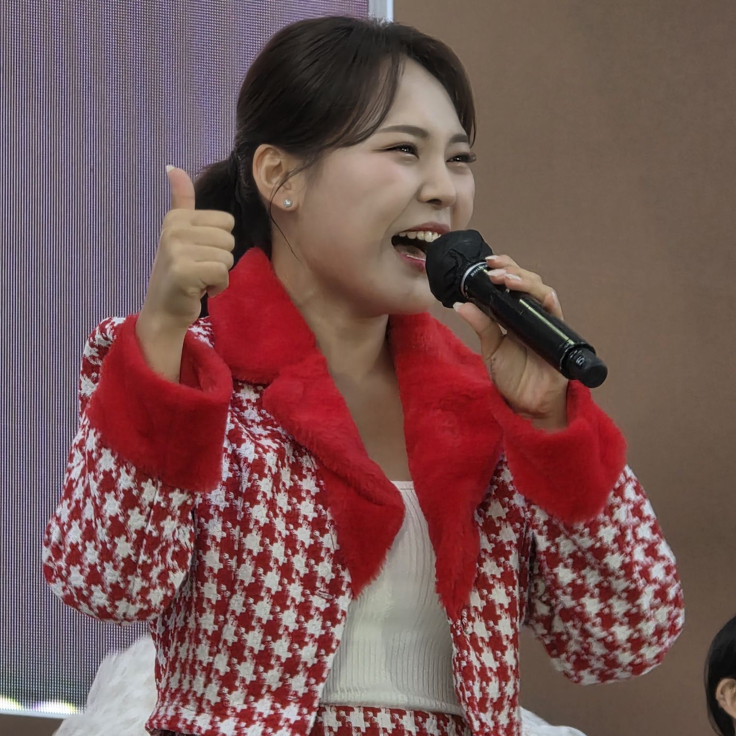 Behind-the-scenes cut of Miss Kim