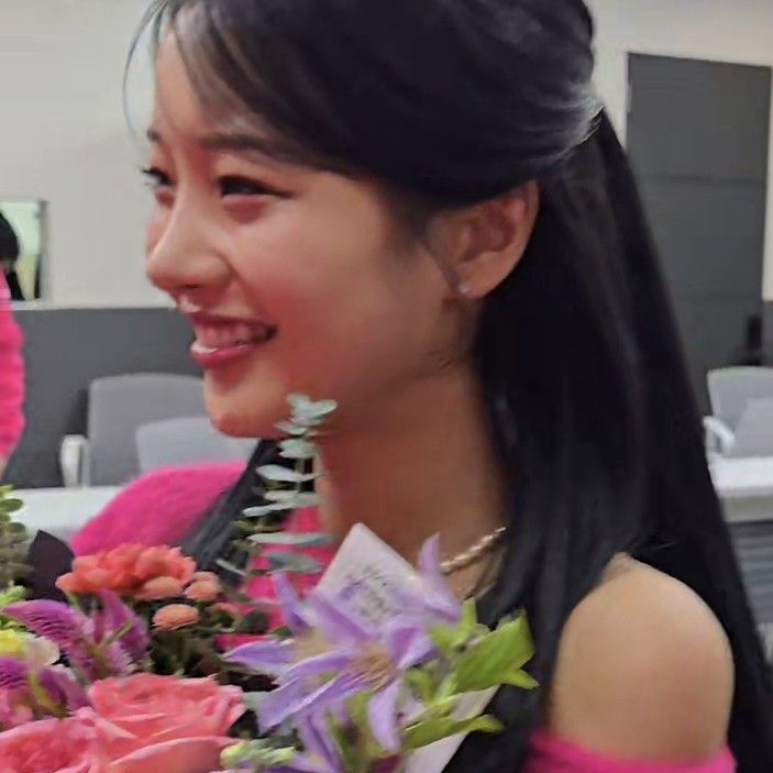 A moment captured by a fan of Kim Soyeon (2004)