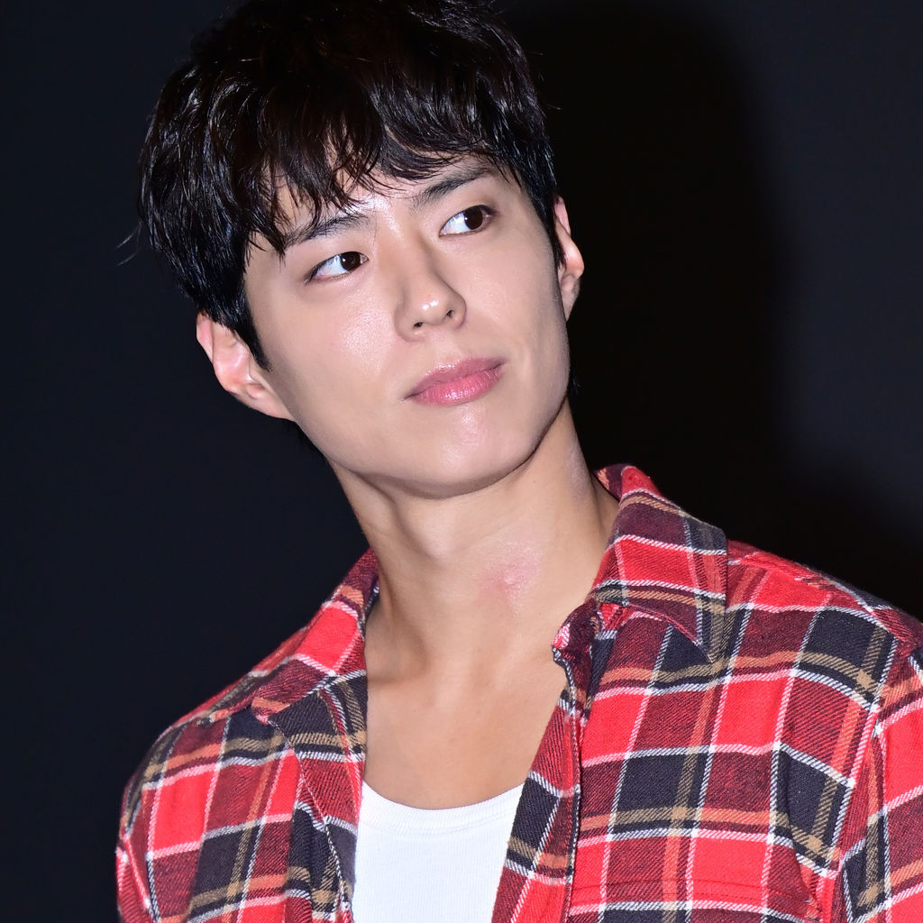 A moment captured by a fan of Park Bogum