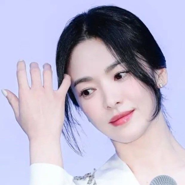 A moment captured by a fan of Song Hyekyo