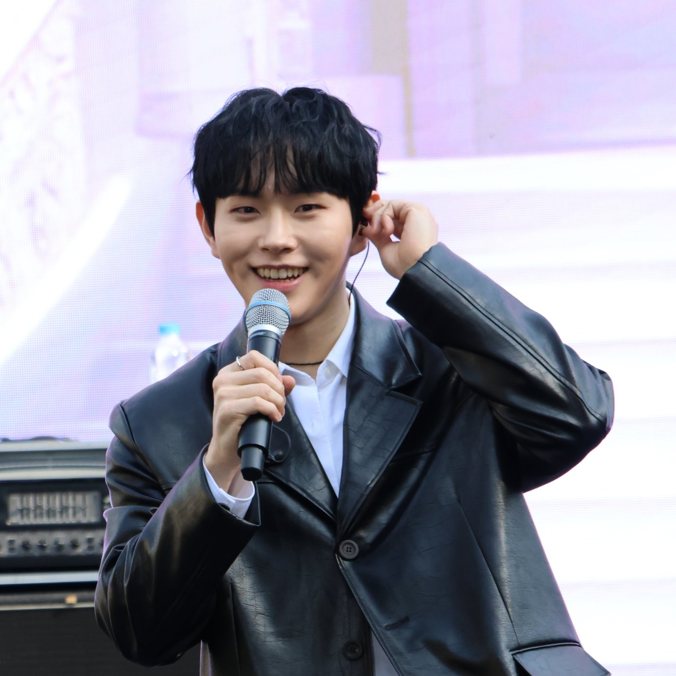 Recent activity shot of Lee Byeongchan