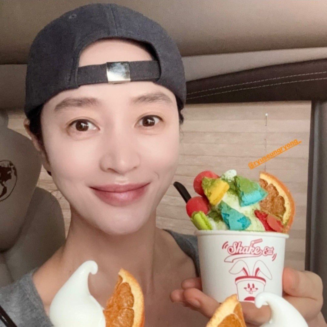 Latest photo of Kim Hyesoo