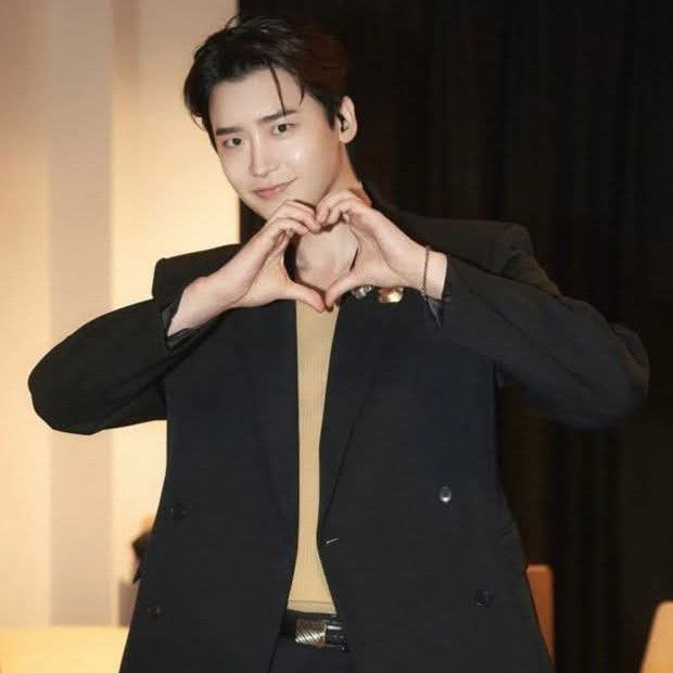 Latest photo of Lee Jongsuk