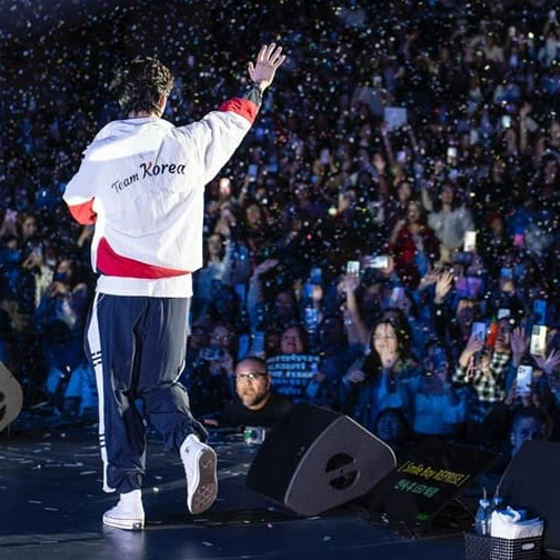 Behind-the-scenes cut of Park Bogum