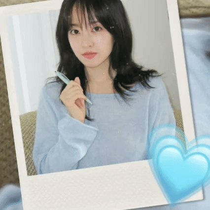 A moment captured by a fan of Park Boyoung