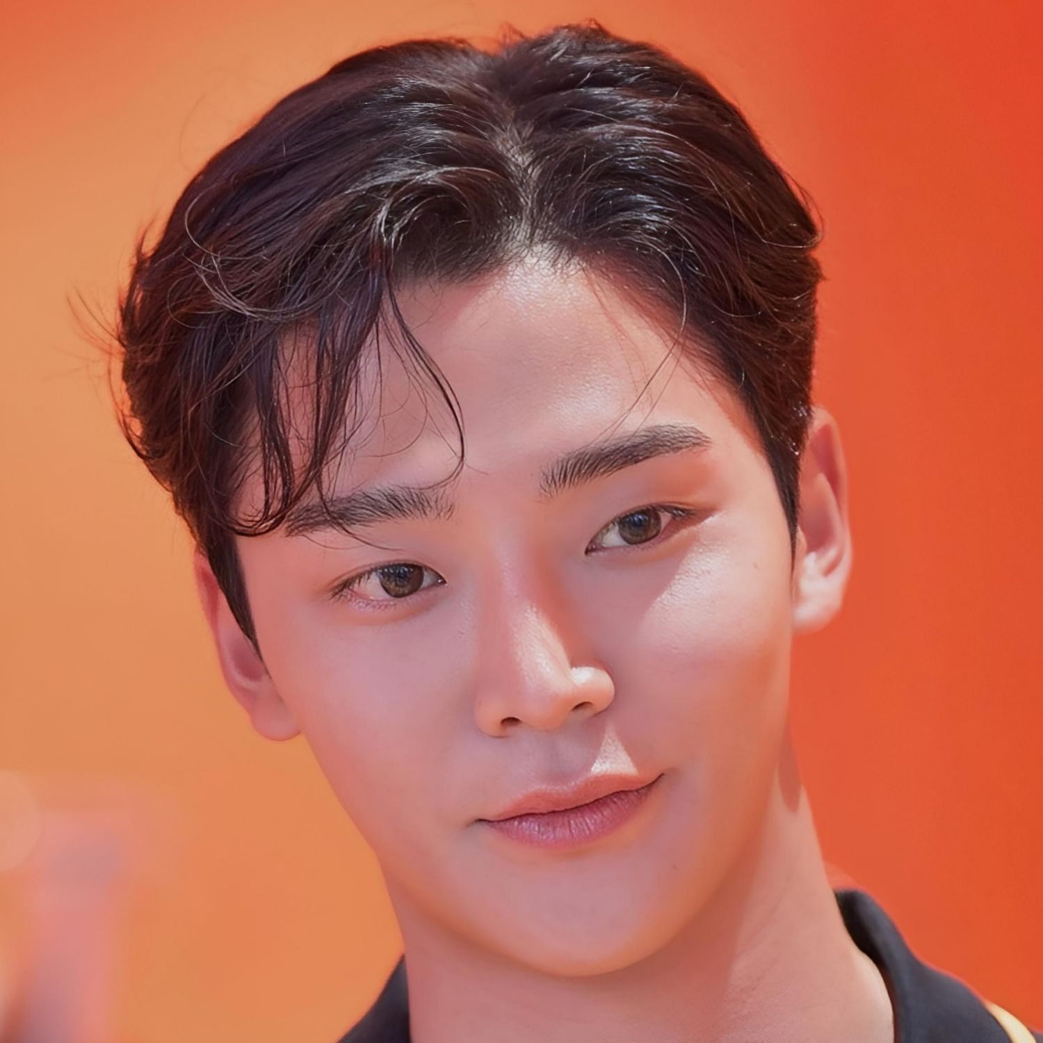 Behind-the-scenes cut of Rowoon