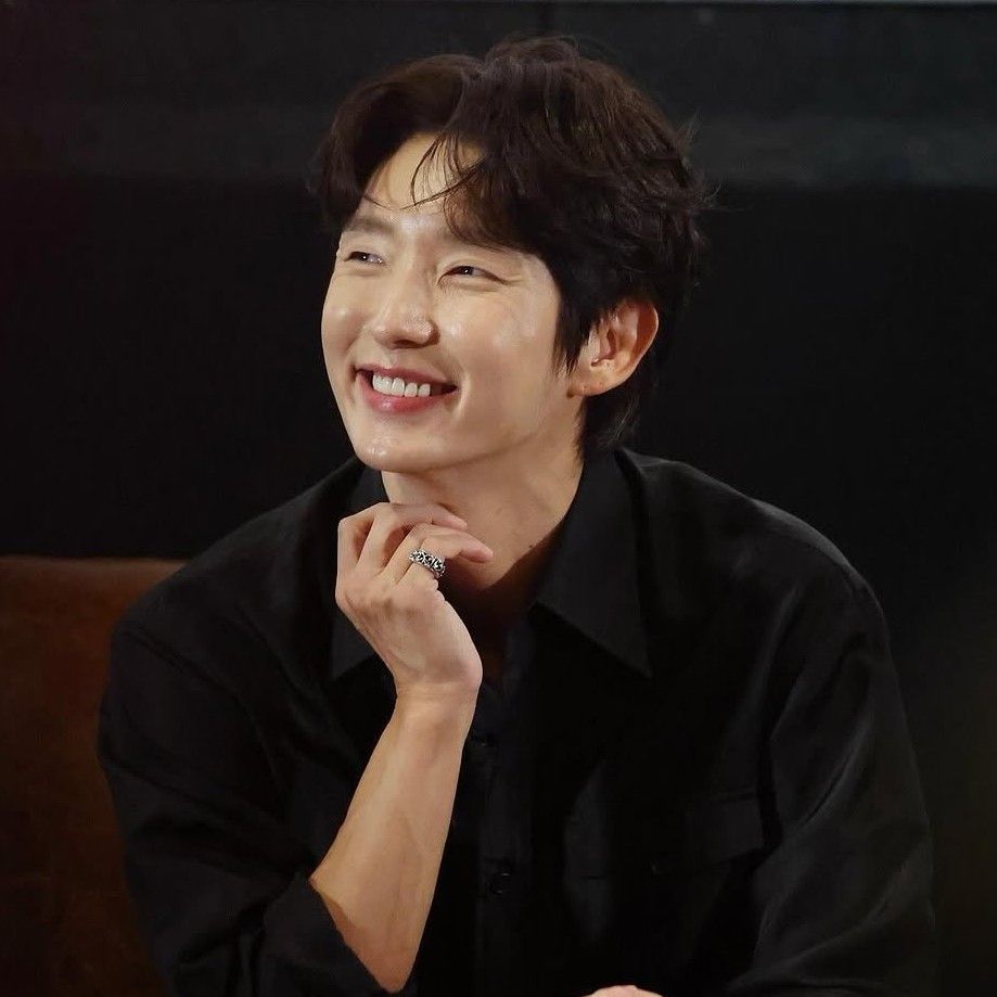 Latest photo of Lee Joongi