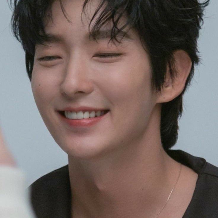 Behind-the-scenes cut of Lee Joongi