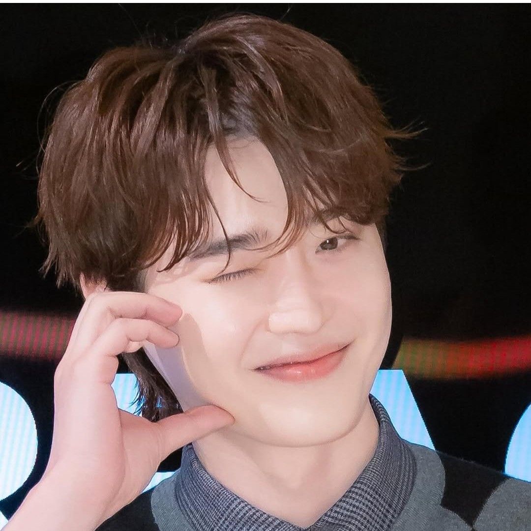 A moment captured by a fan of Lee Jongsuk