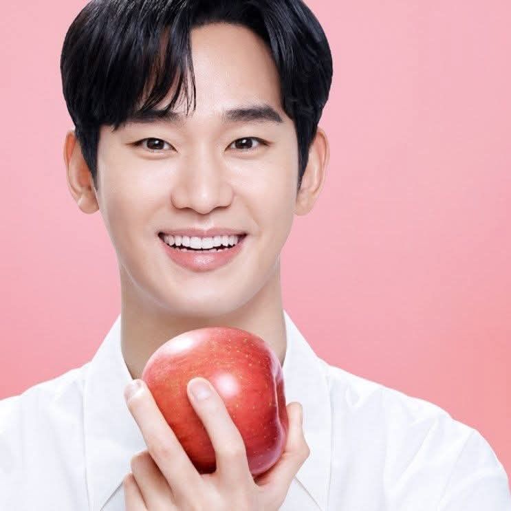 粉絲拍下的金秀賢瞬間