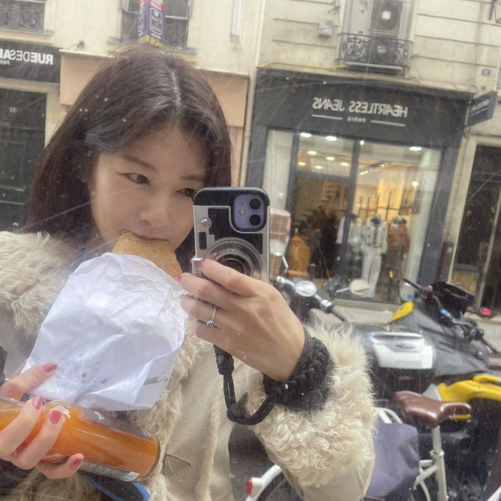 Behind-the-scenes cut of Jung Somin