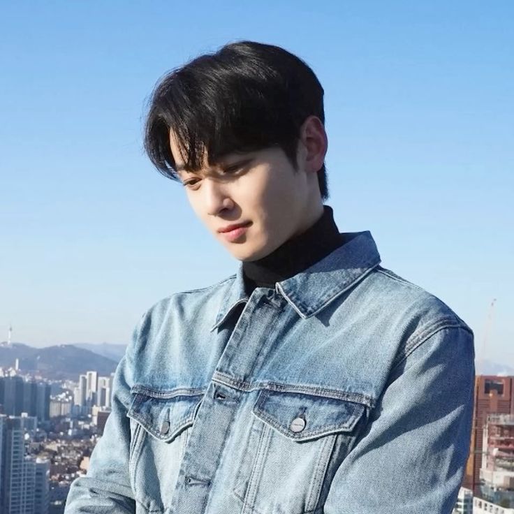 Foto terbaru dari Cha Eunwoo