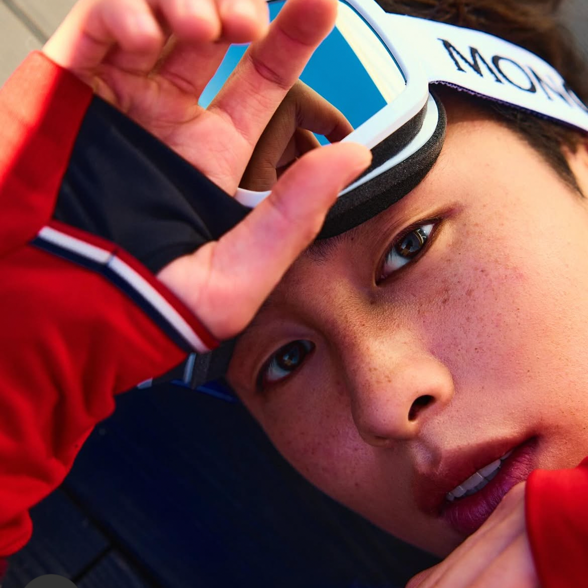 Behind-the-scenes cut of Lee Jaewook