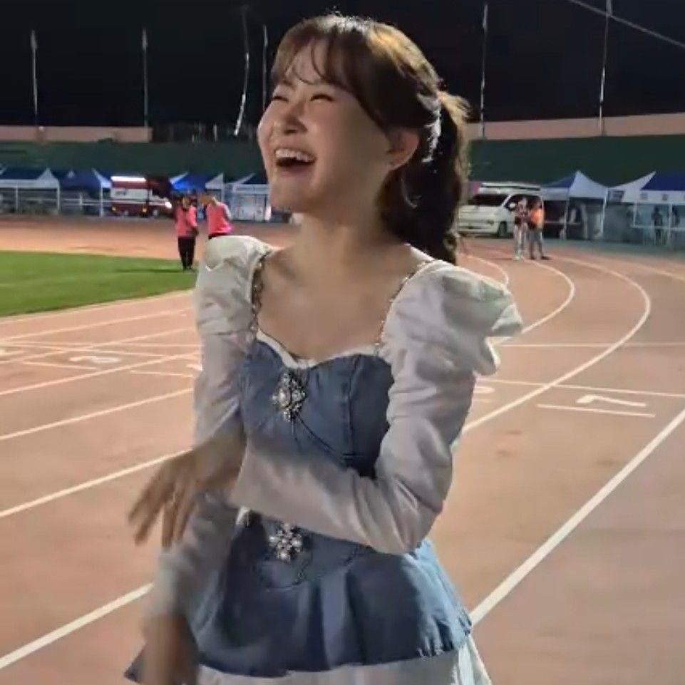 Cuplikan di balik layar dari Kim Dahyun