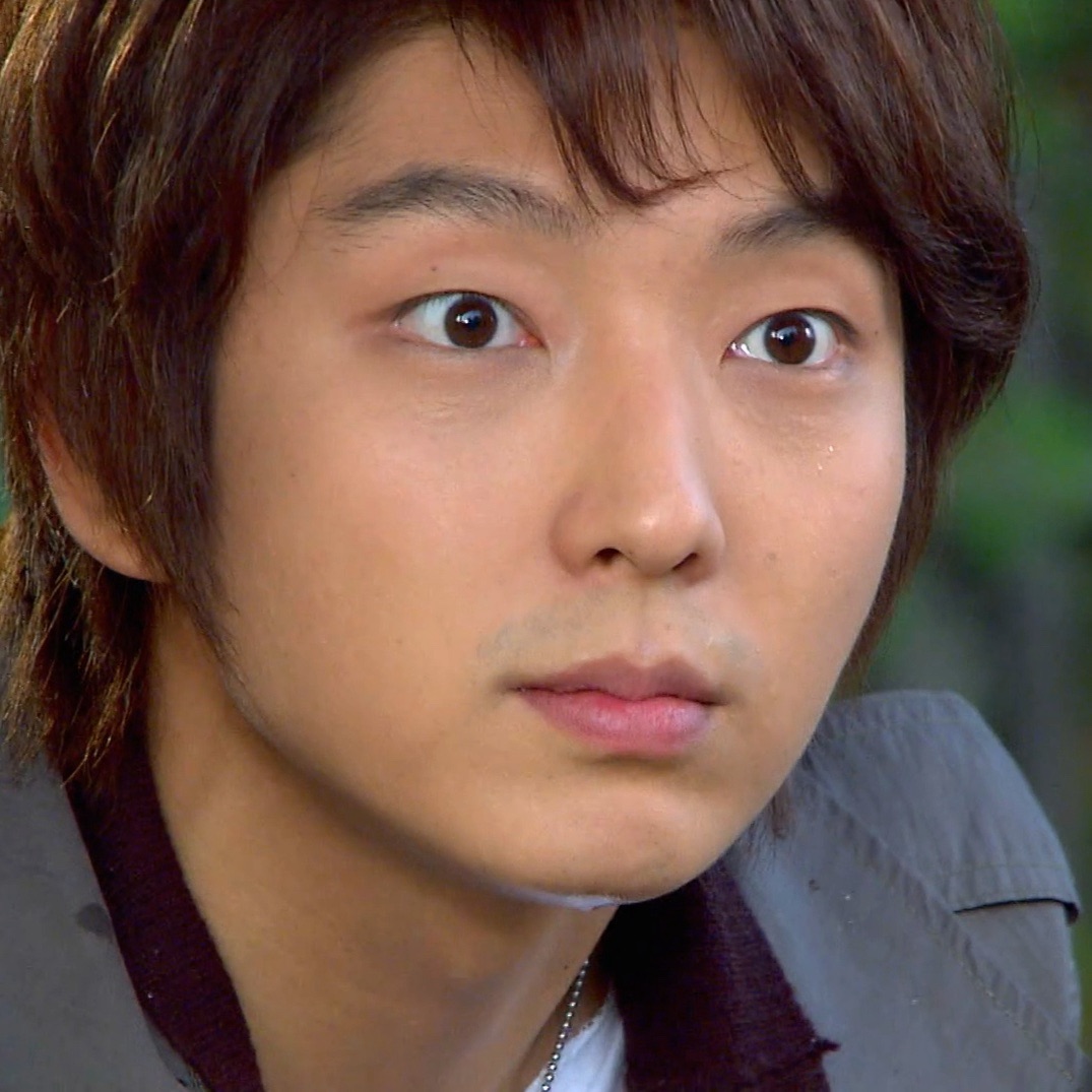 Behind-the-scenes cut of Lee Joongi