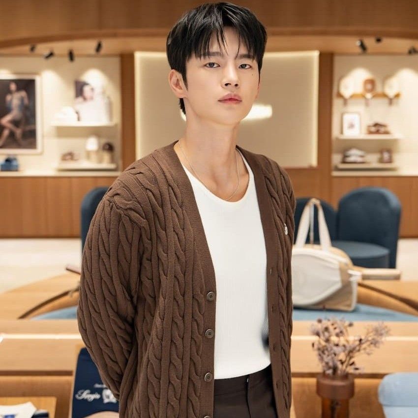 Latest photo of Seo Inguk