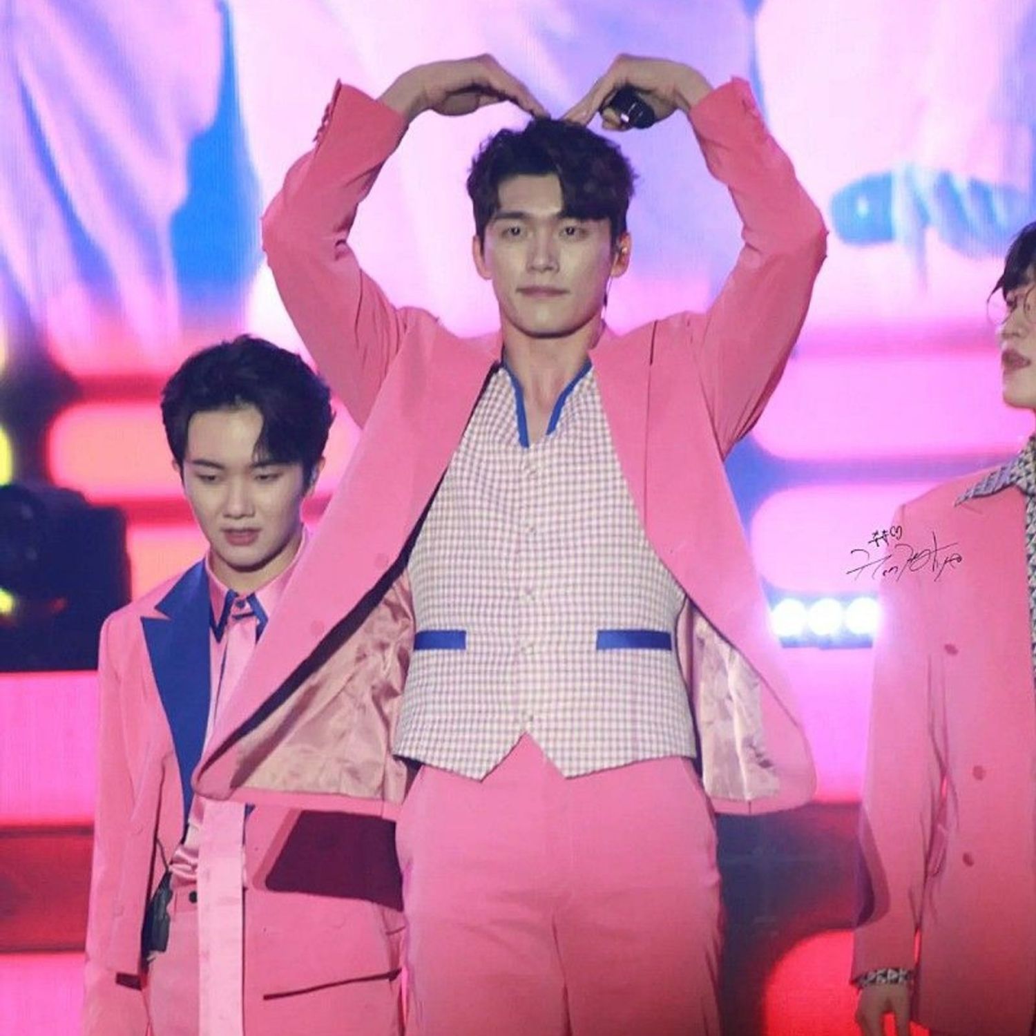 Behind-the-scenes cut of Jeon Jonghyeok