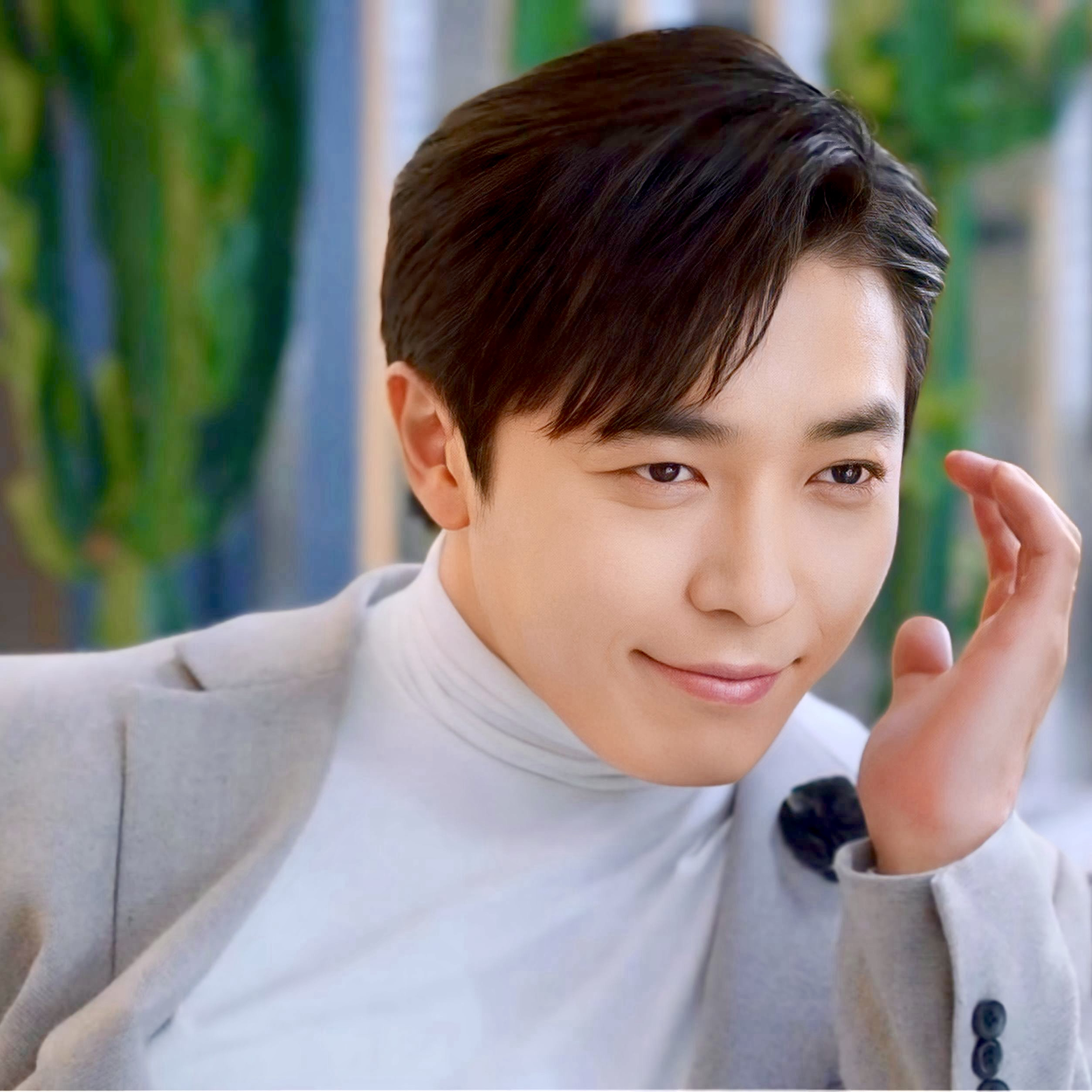 A moment captured by a fan of Kim Jaewook