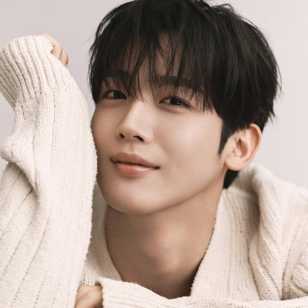 Recent activity shot of Kim Yohan
