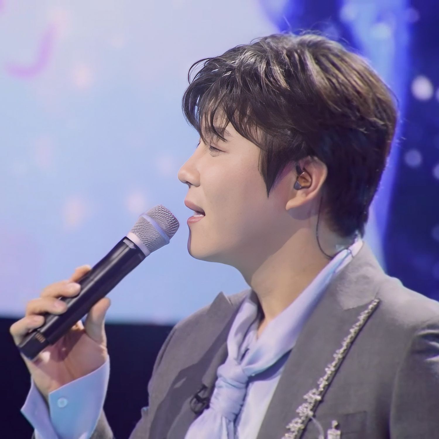 Behind-the-scenes cut of Jin Haesung