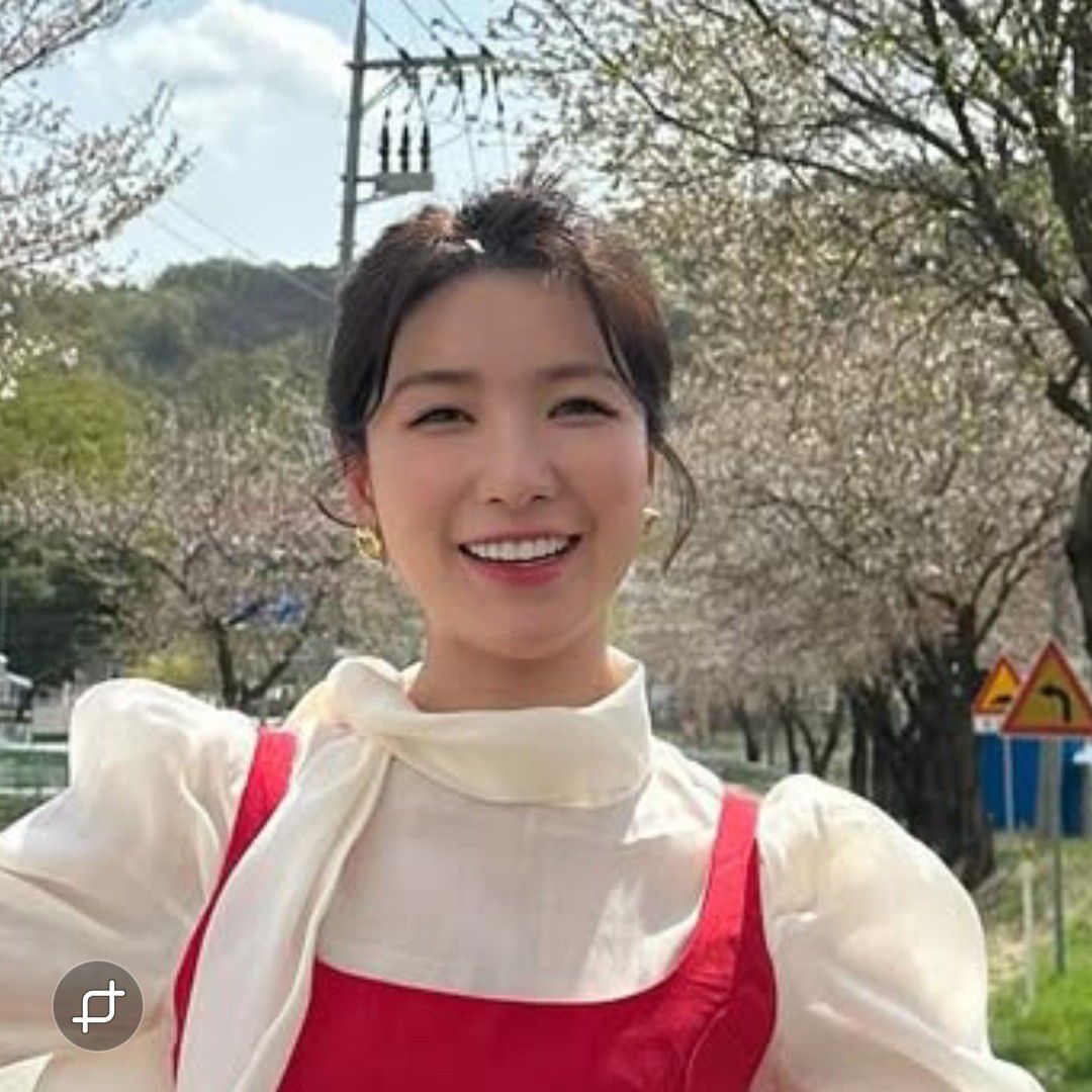 Recent activity shot of Ryu Wonjung