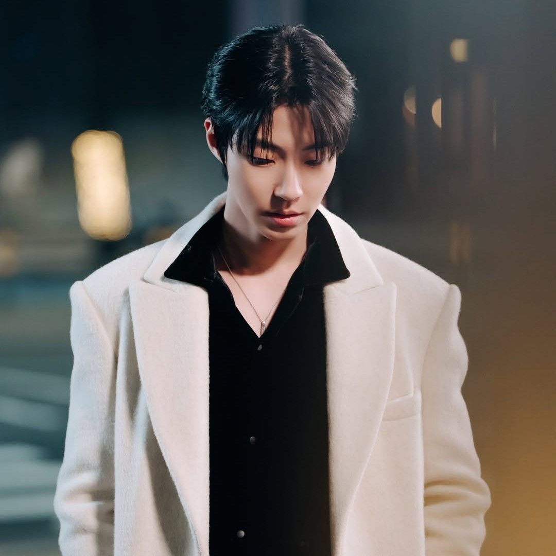 Cuplikan di balik layar dari Hwang Inyoup