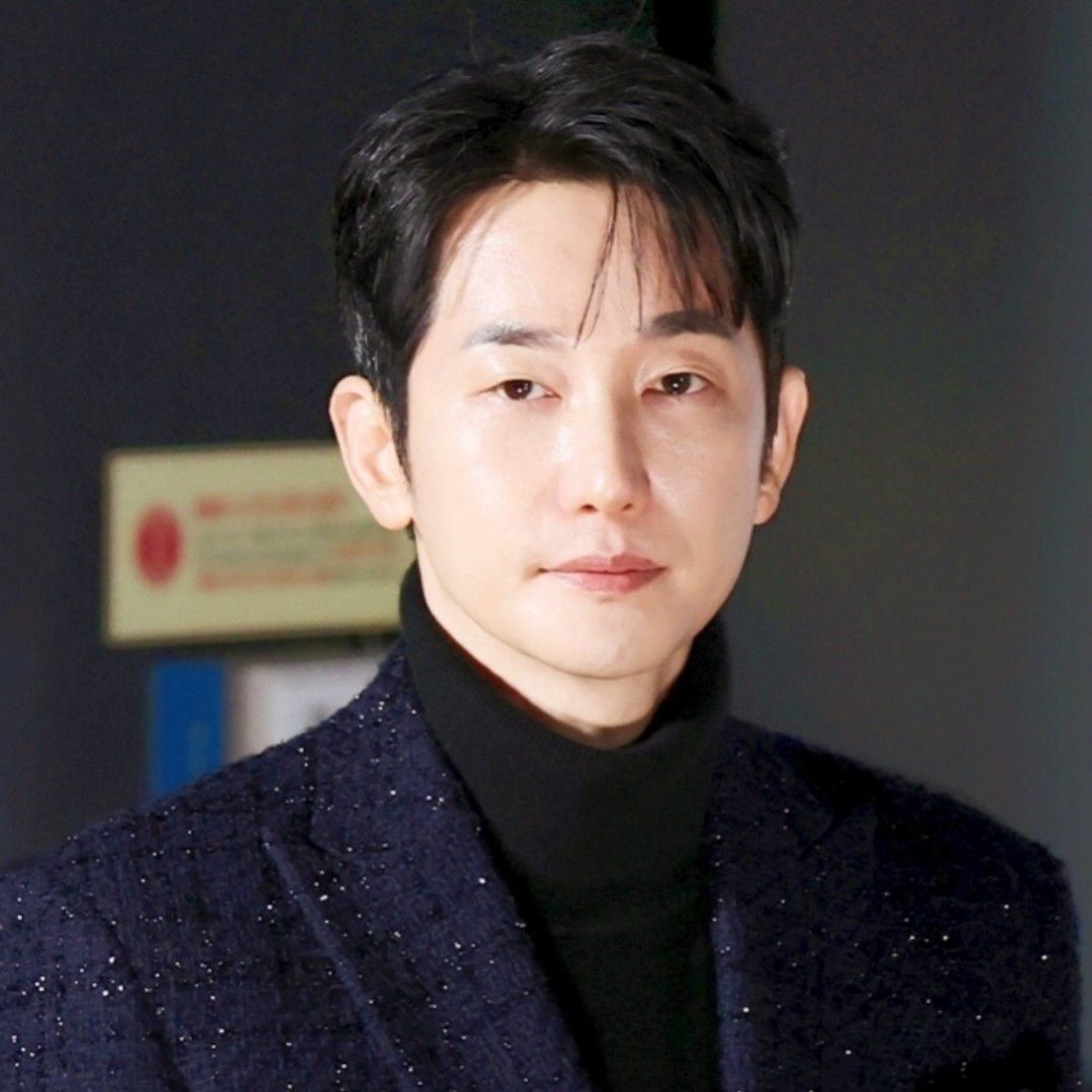 Behind-the-scenes cut of Park Sihoo