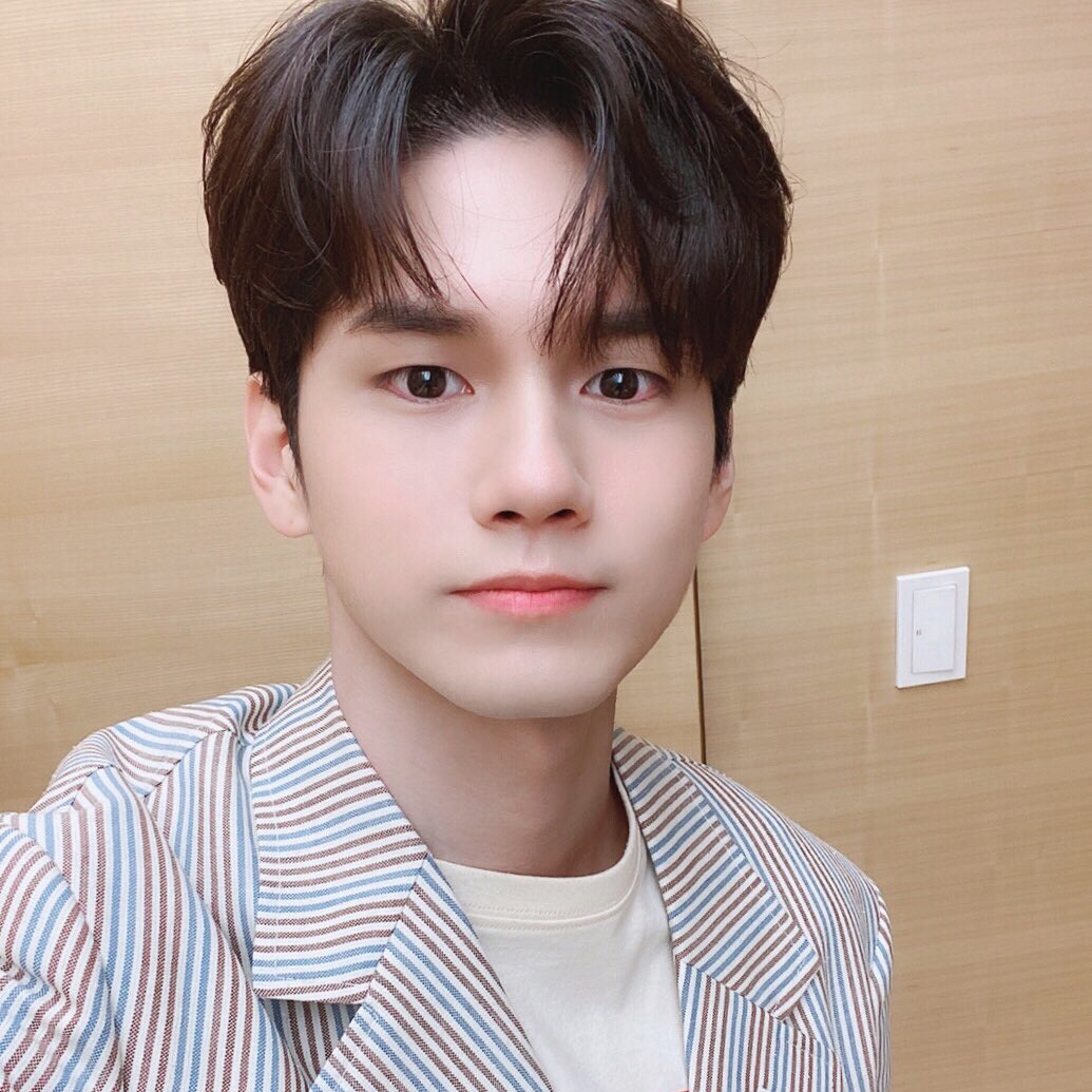 邕圣祐的最新照片