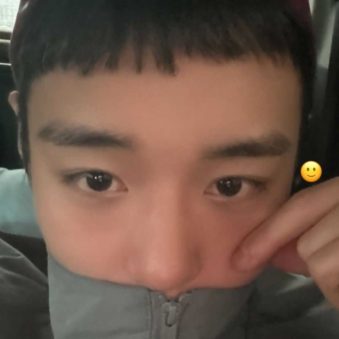 Behind-the-scenes cut of Park Jihoon