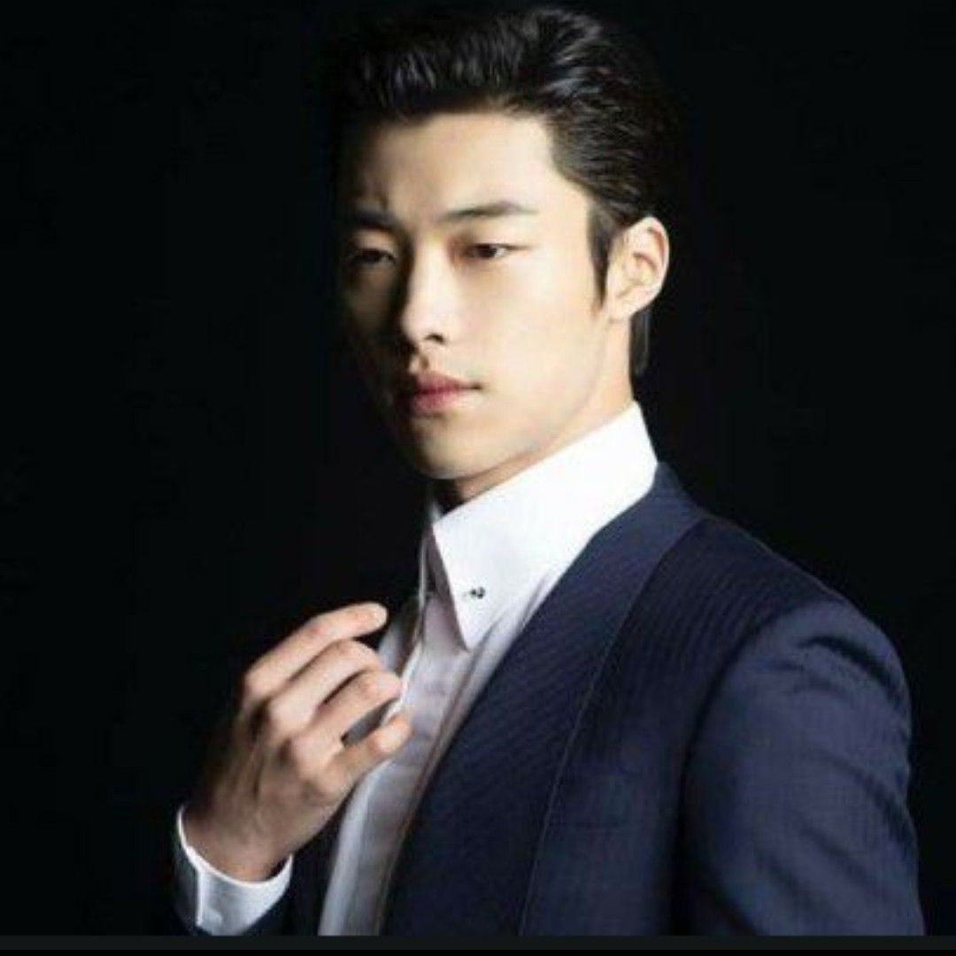 A moment captured by a fan of Woo Dohwan