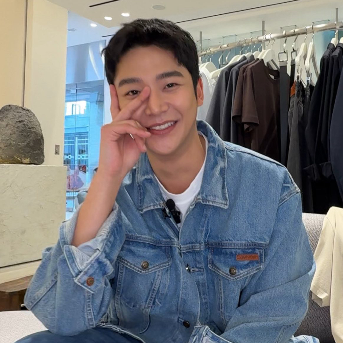 A moment captured by a fan of Rowoon