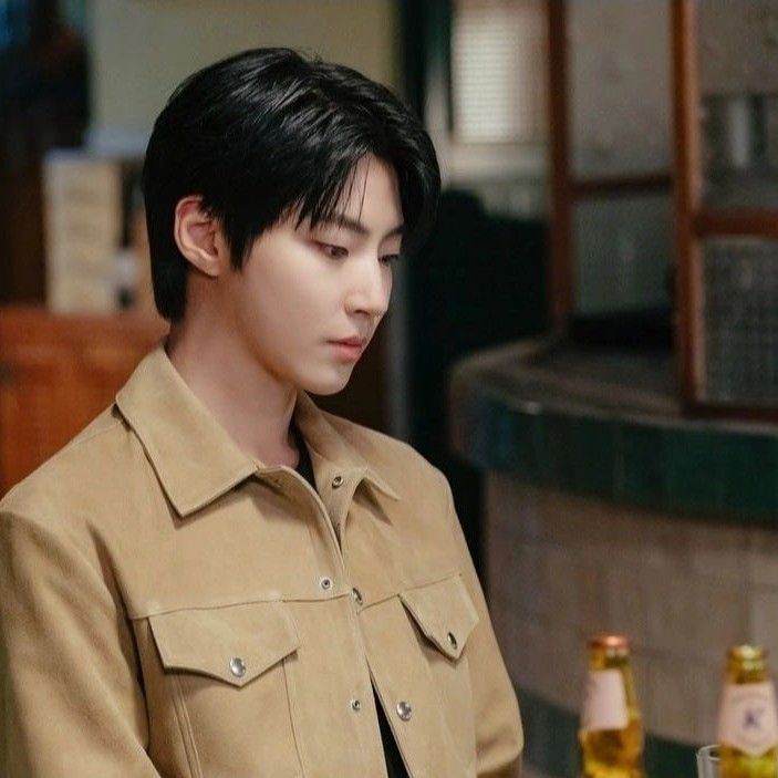 Recent activity shot of Hwang Inyoup