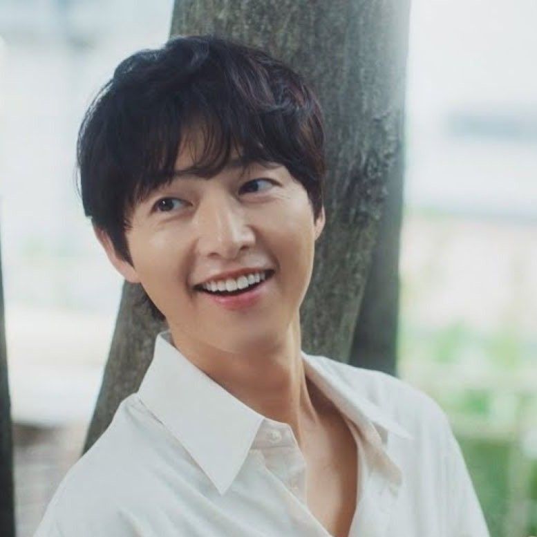 Recent activity shot of Song Joongki