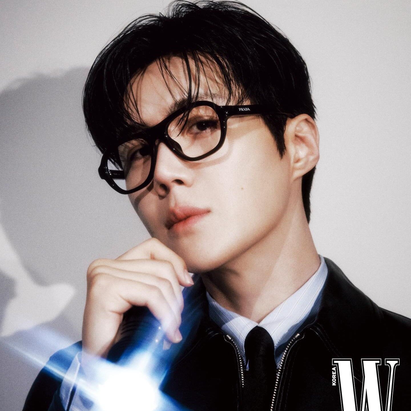 Behind-the-scenes cut of Kim Seonho