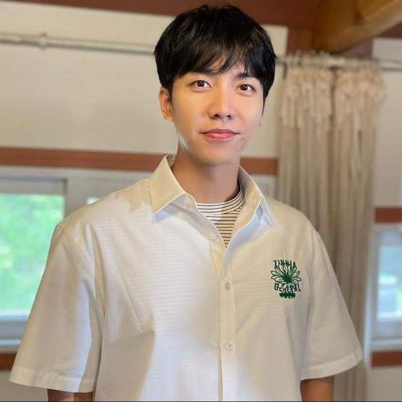 A moment captured by a fan of Lee Seunggi