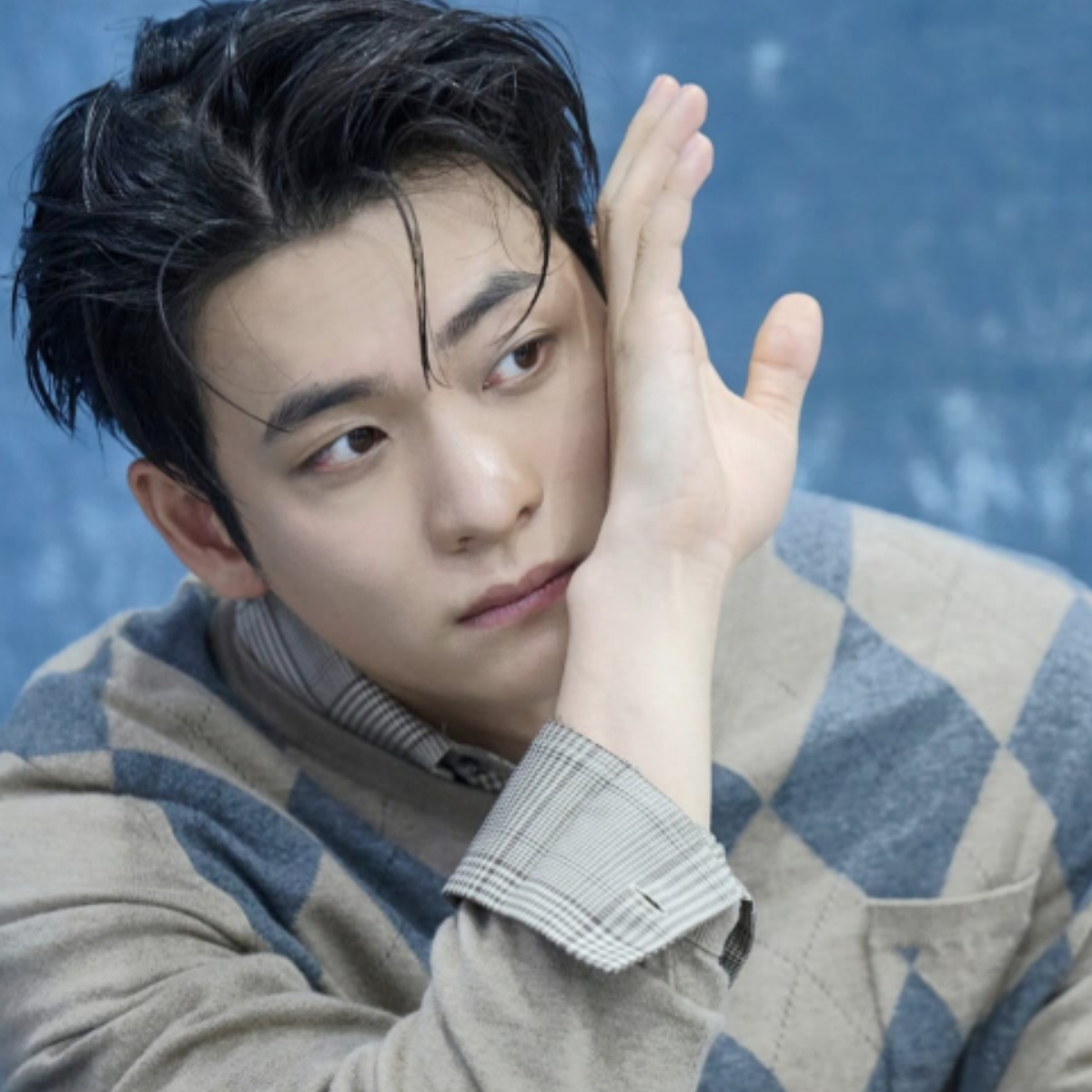 Behind-the-scenes cut of Kang Taeoh