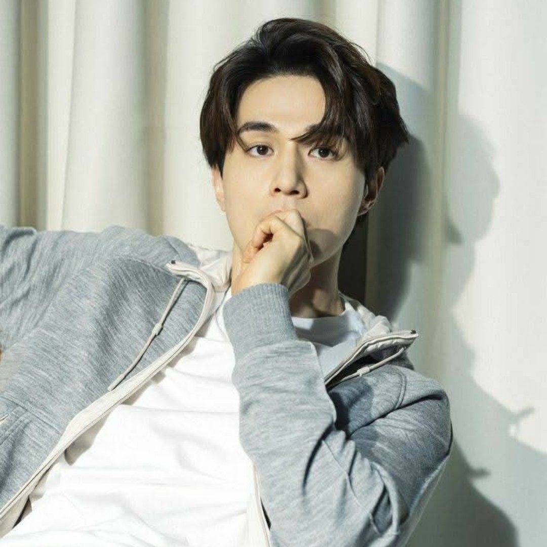 Recent activity shot of Lee Dongwook